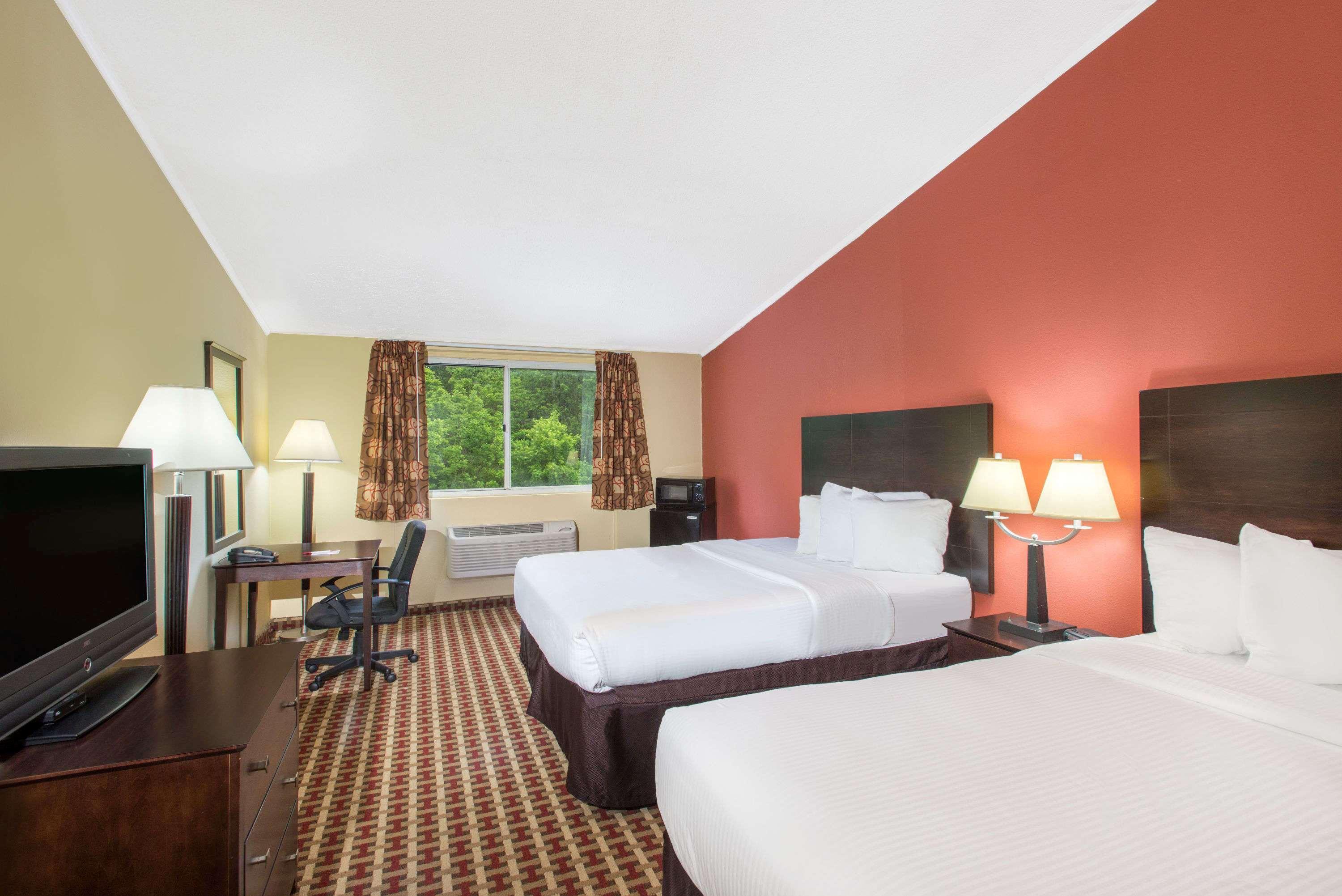 Ramada By Wyndham Allentown Bethlehem Zewnętrze zdjęcie