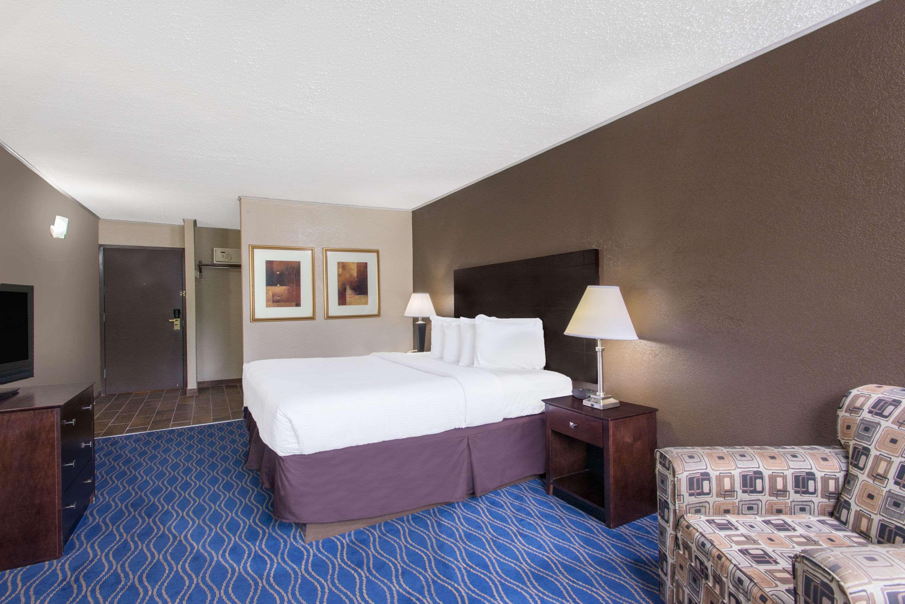 Ramada By Wyndham Allentown Bethlehem Zewnętrze zdjęcie