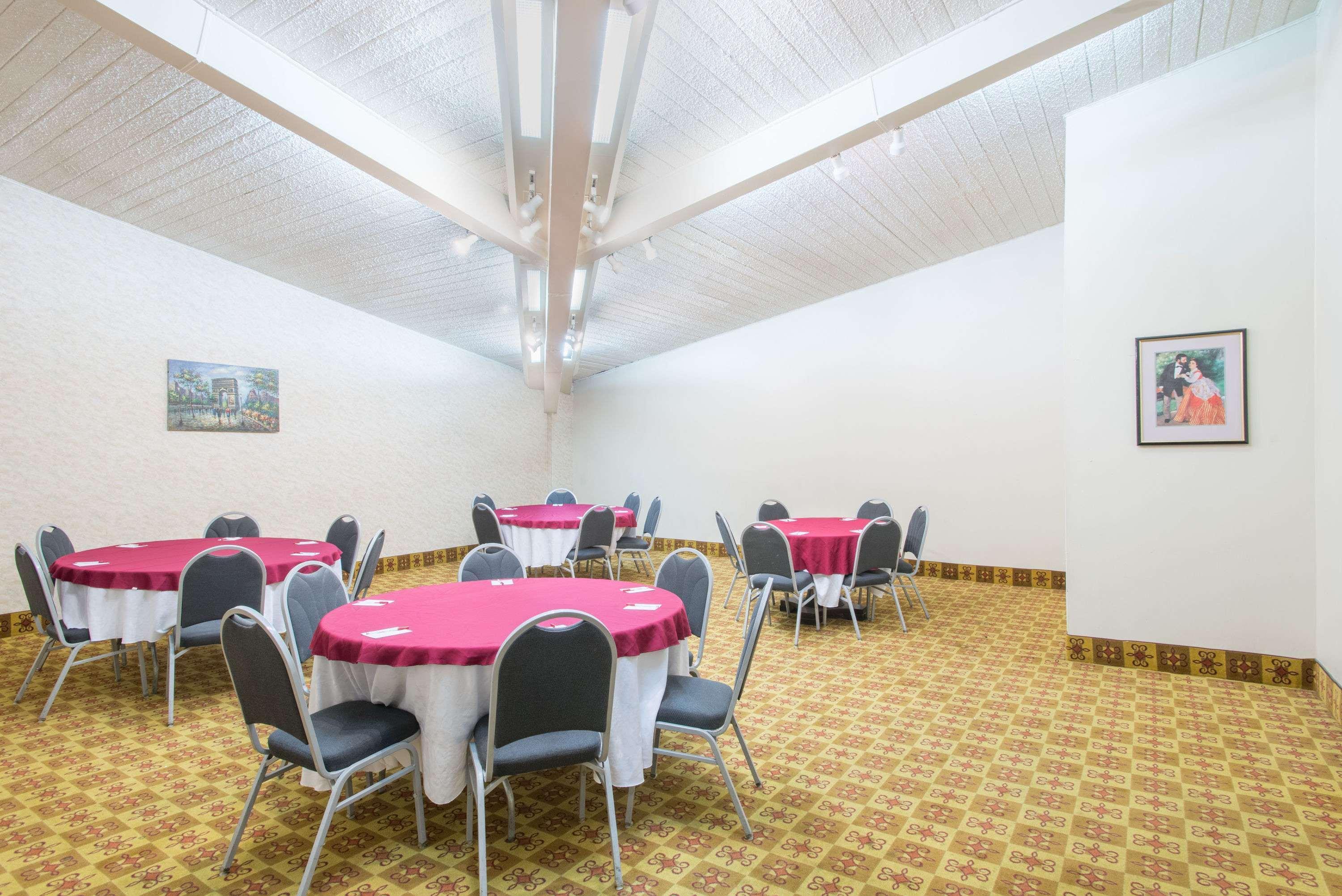 Ramada By Wyndham Allentown Bethlehem Zewnętrze zdjęcie