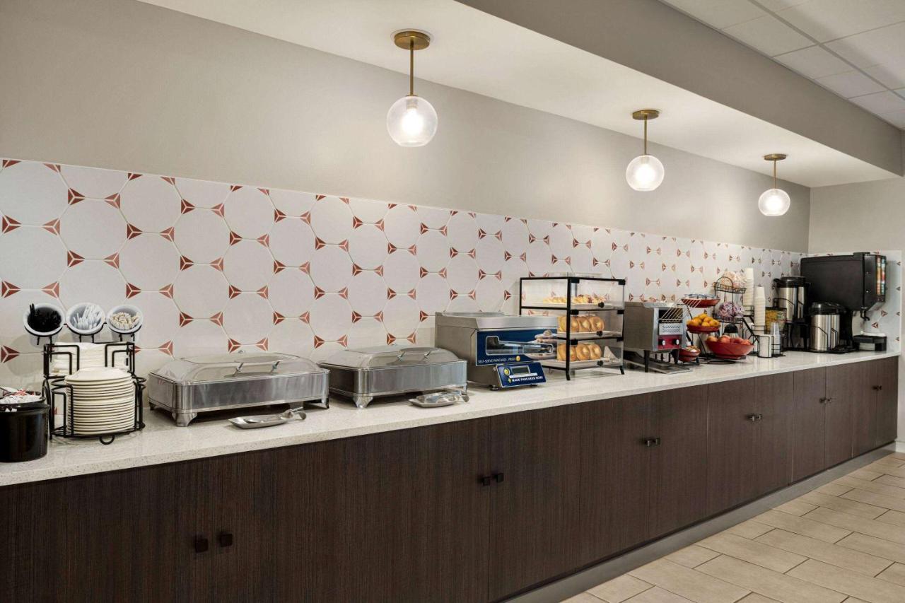 Ramada By Wyndham Allentown Bethlehem Zewnętrze zdjęcie