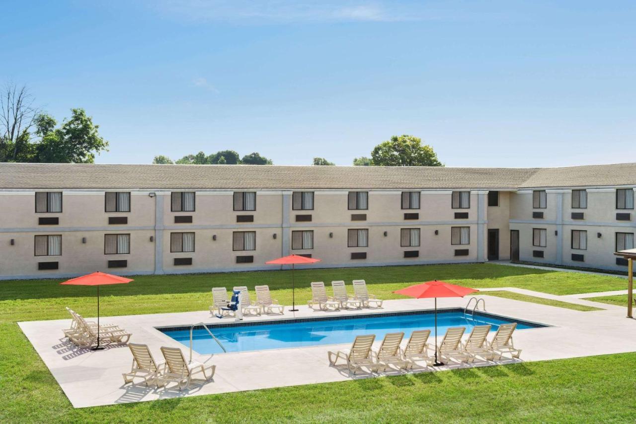 Ramada By Wyndham Allentown Bethlehem Zewnętrze zdjęcie